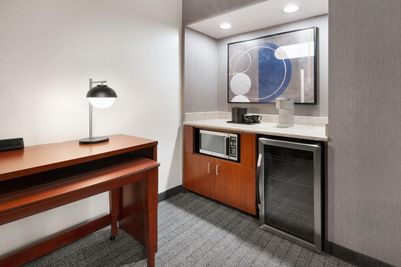 Hotel Courtyard By Marriott Memphis Airport Exterior foto
